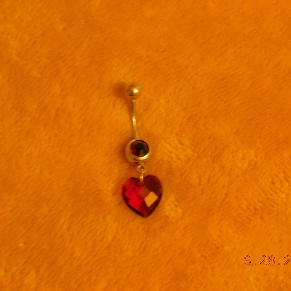 RED HANGING HEART BELLY RING